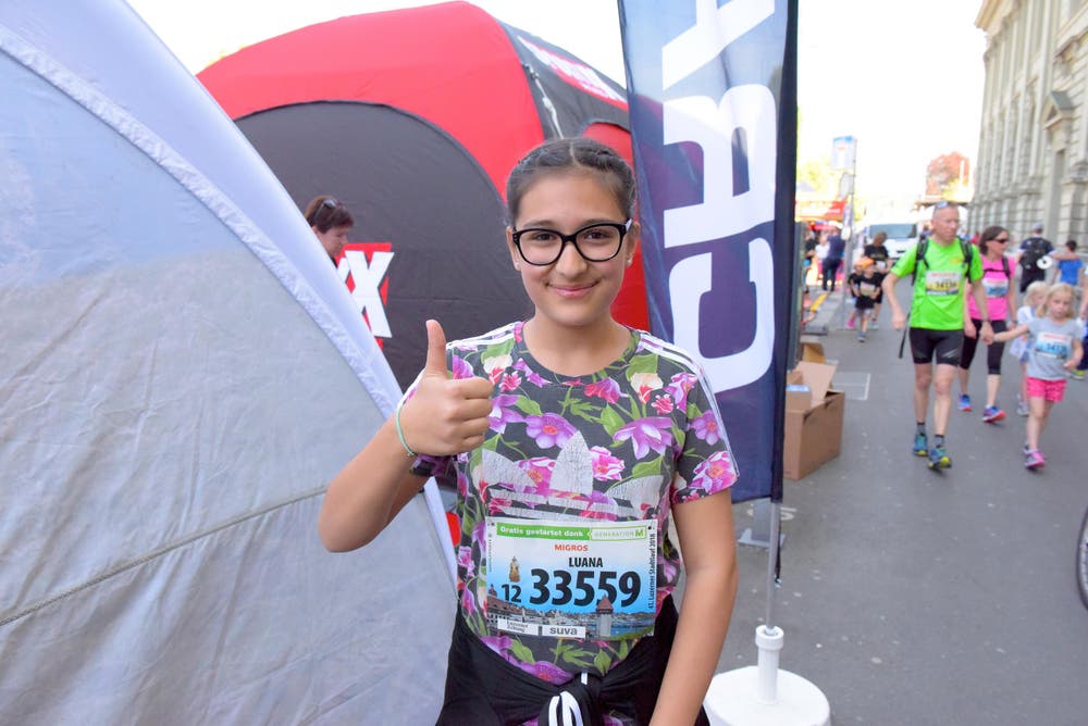 Luana Kos, Ebikon, Startnummer 33 559, zum 41. Stadtlauf: «Es ist super, wir gehen mit der Klasse an den Lauf, das ist cool.» (Bild: LZ)