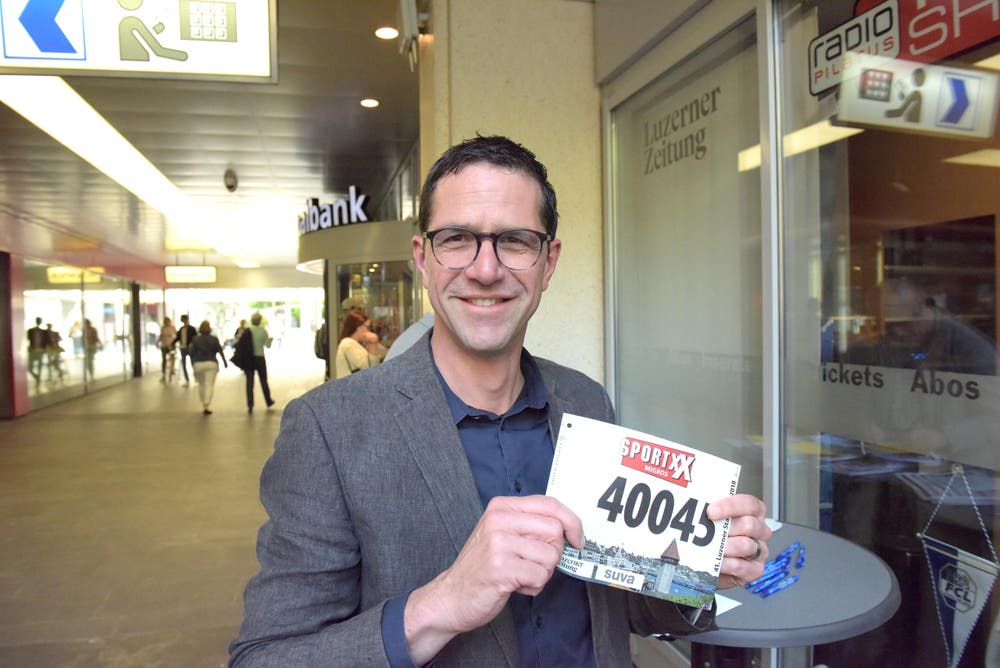 Pius Barmet, Horw, Startnummer 40 045, zum 41. Stadtlauf: «Meine Tochter hat mich dazu motiviert, am Stadtlauf mitzumachen.» (Bild: LZ)
