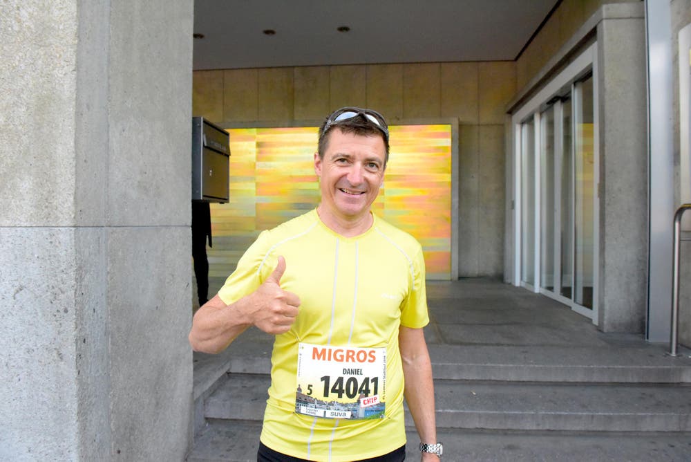 Daniel Bucher, Kriens, Startnummer 14 041, zum 41. Stadtlauf: «Meine Motivation, am Stadtlauf teilzunehmen, ist mein Göttibub. Ich bin aber auch sonst ein leidenschaftlicher Laufsportler.» (Bild: LZ)