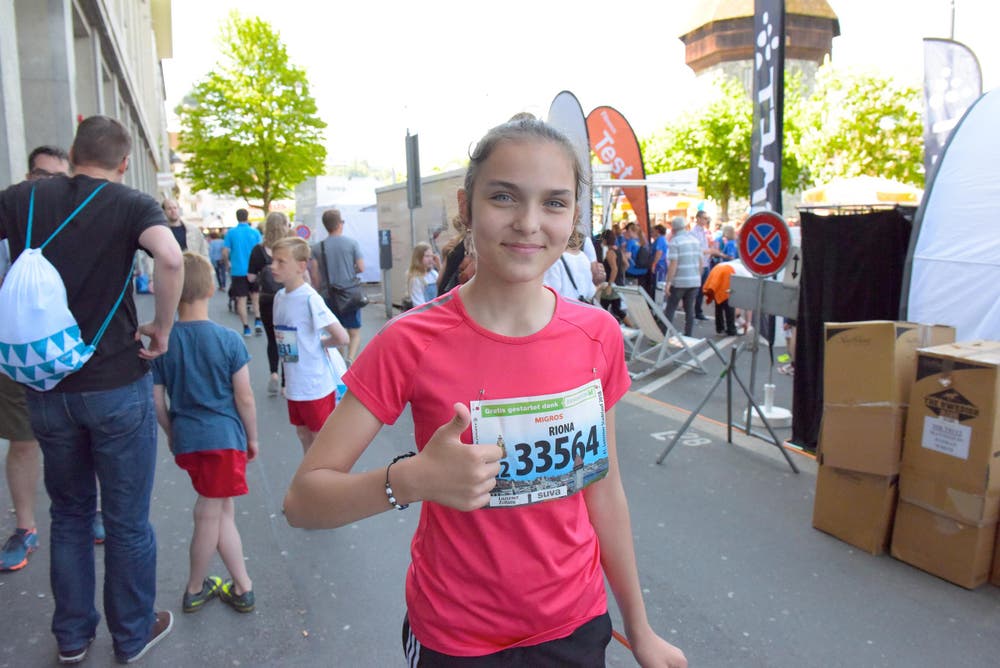 Riona Vranja, Ebikon, Startnummer 33 564, zum 41. Stadtlauf: «Ich freue mich auf alles hier am Stadtlauf. Ich bin schon etwas nervös, vor allem jetzt vor dem Start.» (Bild: LZ)