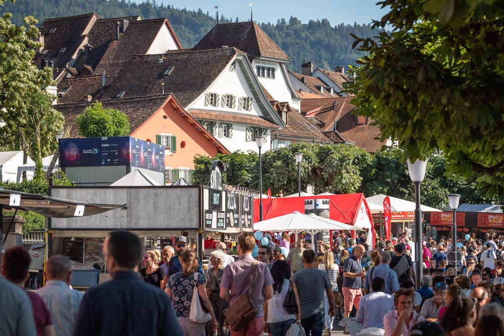 Leute so weit das Auge reicht (Bild: Christian H. Hildebrand, 23. Juni 2018).