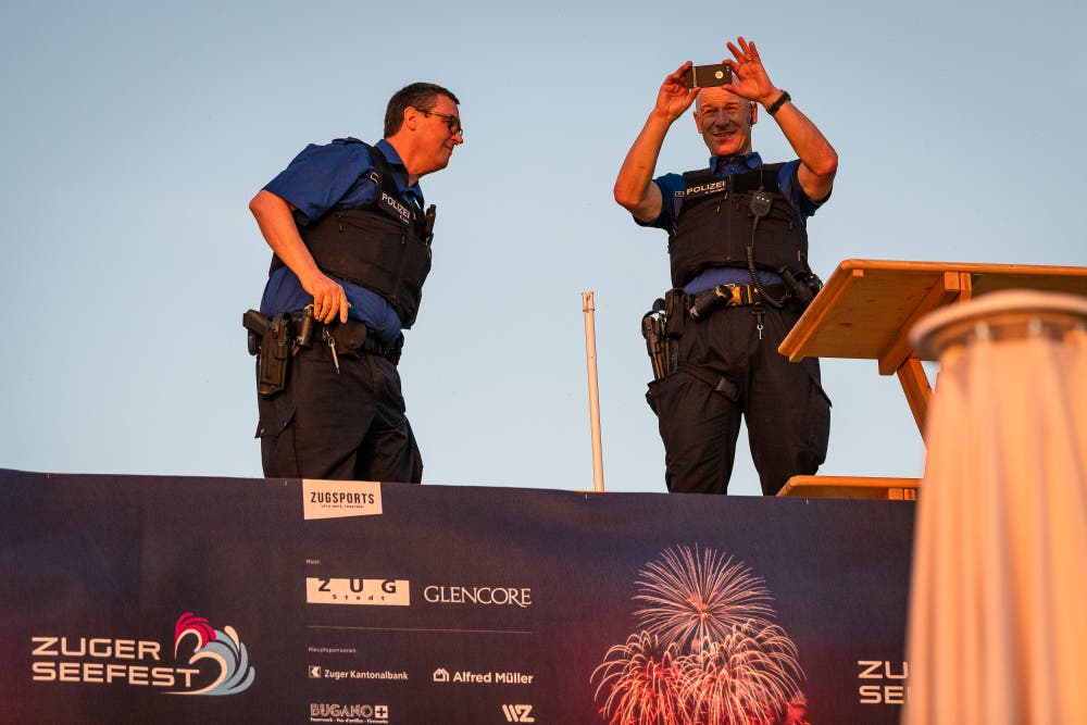 Auch sie sind vom Sonnenutergang fasziniert (Bild: Christian H. Hildebrand, 23. Juni 2018).