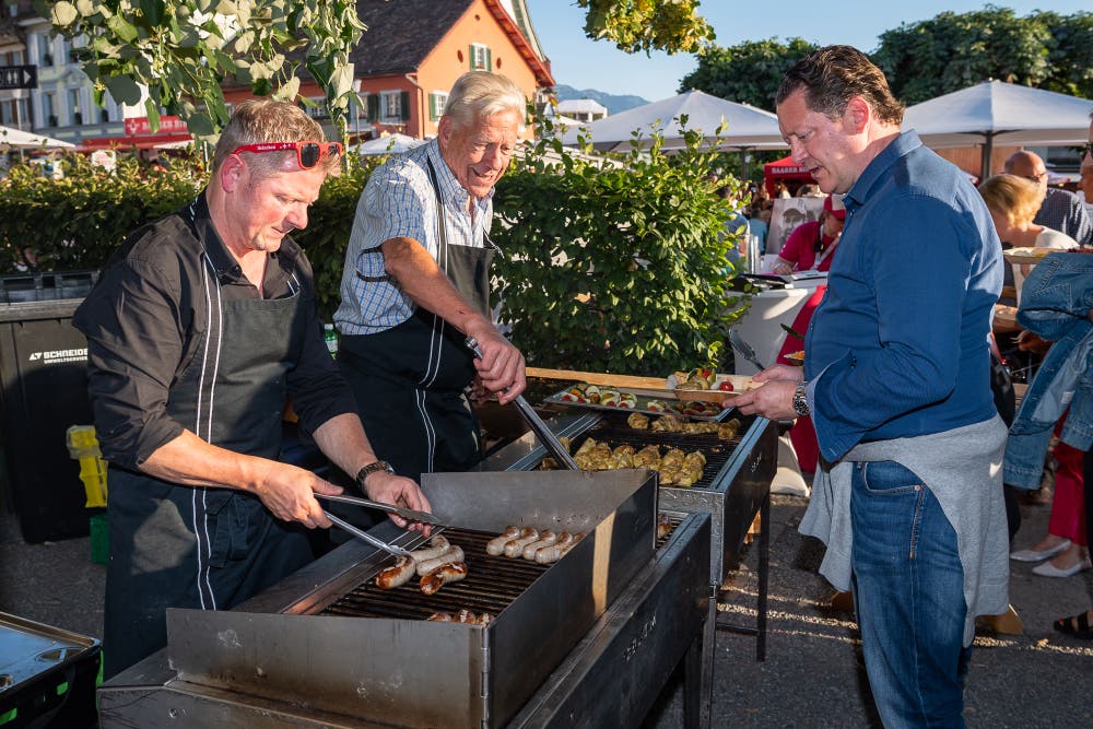 Ein Metzger und ein Arzt am Grill (Bild: Christian H. Hildebrand, 23. Juni 2018).