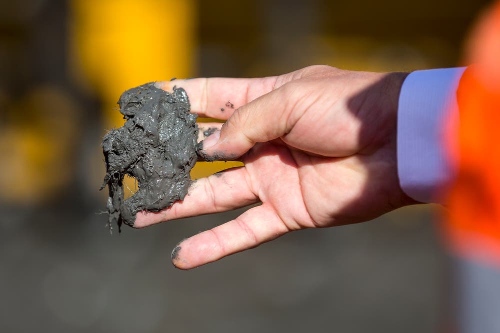 Der neue Baustoff weist eine ausgeprägte Druck- und Zugfestigkeit aus. (Bild: Alexandra Wey / Keystone (Goldau, 12. Juli 2018))
