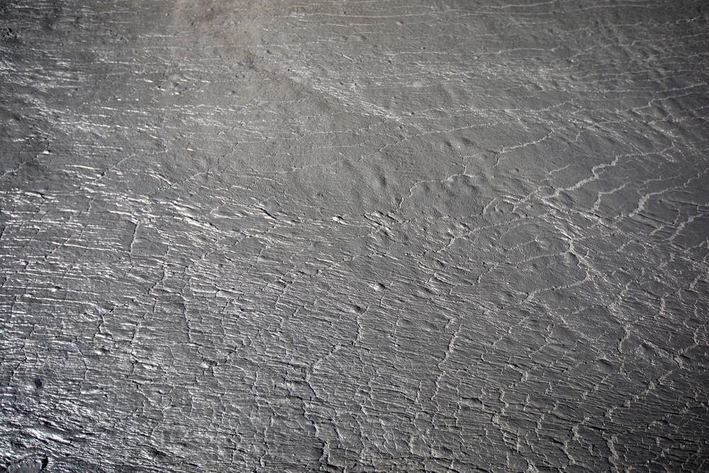 Dank dem Einbau des Ultra-Hochleistungs-Faserbeton sind nicht mehr drei Arbeitsschritte nötig. (Bild: Alexandra Wey / Keystone (Goldau, 12. Juli 2018))