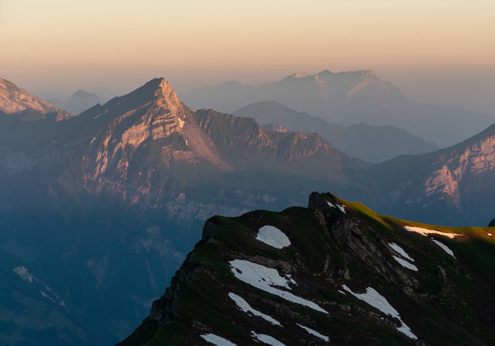 Oberbauenstock im Morgenrot. (Bild: Marlies Planzer, Siwfass, 16. Juni 2018)