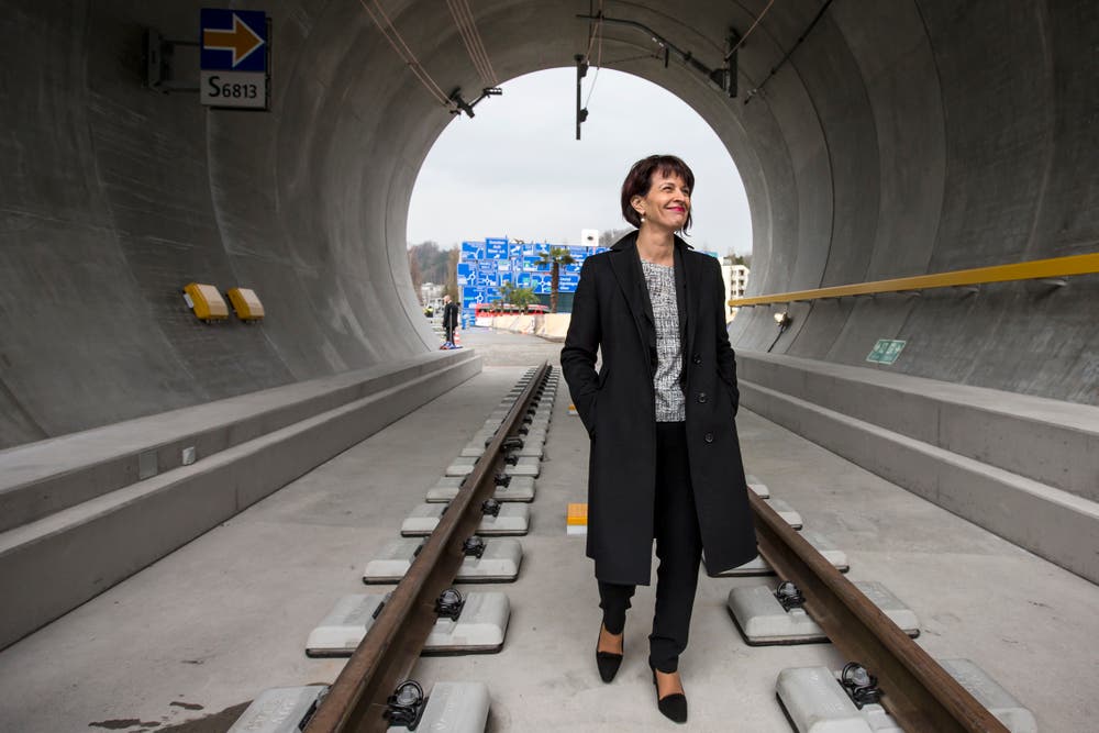 Doris Leuthard besucht die Sonderausstellung «Neat – Tor zum Süde» im Verkehrshaus. (Bild: Alexandra Wey (Luzern, 23. März 2016))