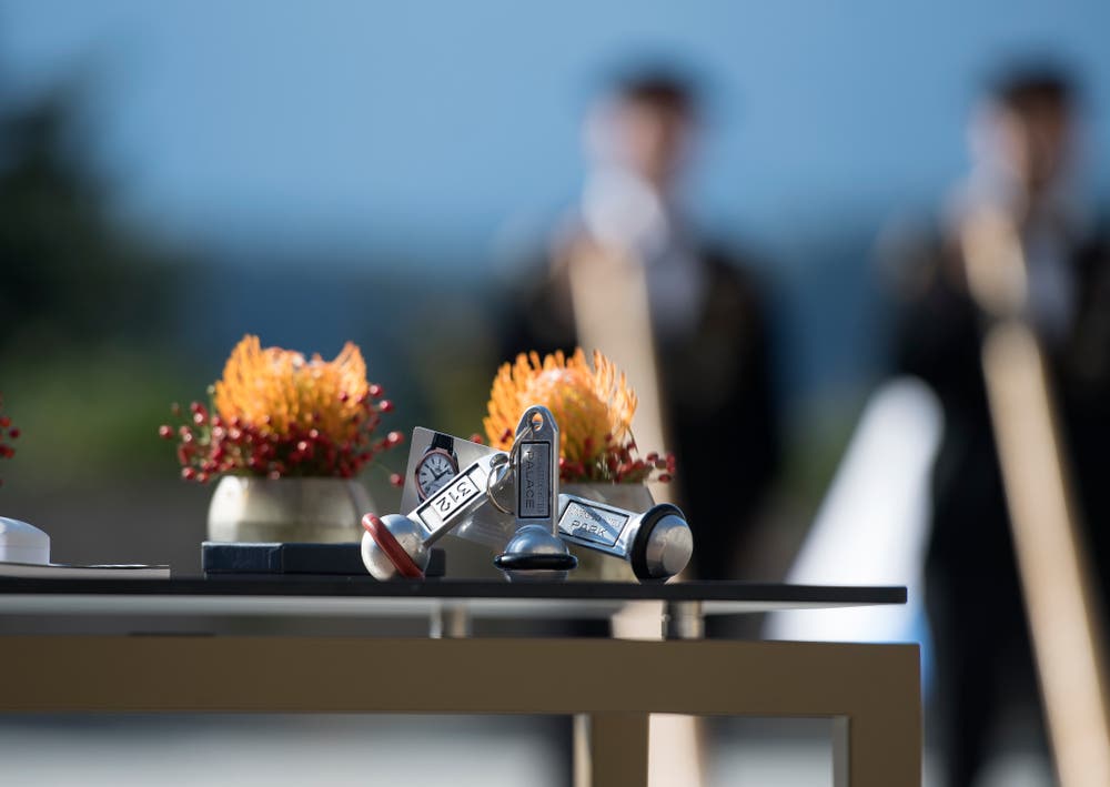 Auch ein Schlüssel mit Zugang zu allen Bereichen und Zimmern wird in die Zeitkapsel gelegt. (Bild: Corinne Glanzmann (Bürgenstock, 28. September 2018))