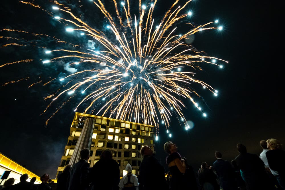 Das Grand Opening des Bürgenstock Hotels & Resort Lake Lucerne endete mit einem Feuerwerk hoch über Luzern. (Bild: Philipp Schmidli, 28. September 2018)