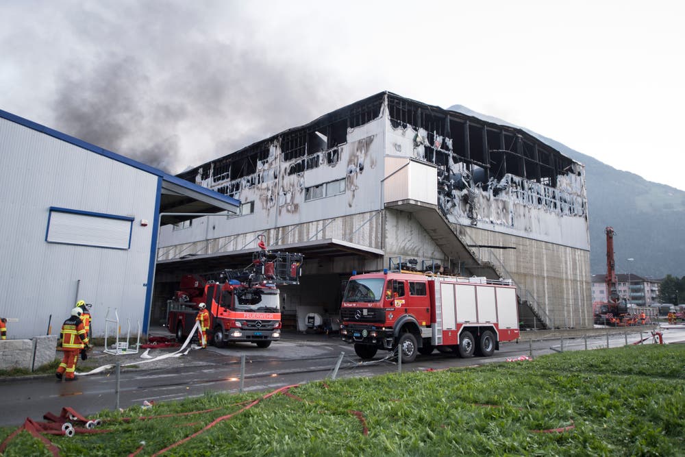 Die zerstörte Halle (Bild: Urs Flüeler / Keystone)
