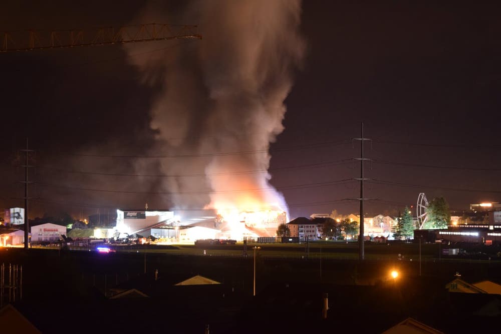 Das Feuer aus der Ferne. (Bild: Leserreporter)