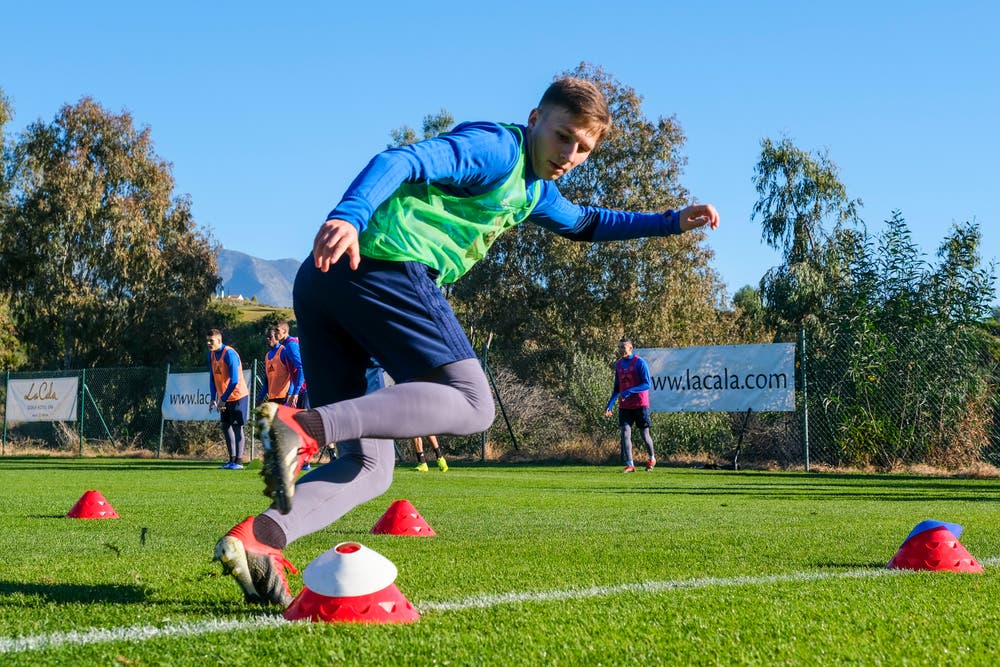 Idriz Voca bei einer Übung im Trainingslager. (Bild: Martin Meienberger (13. Januar 2019))