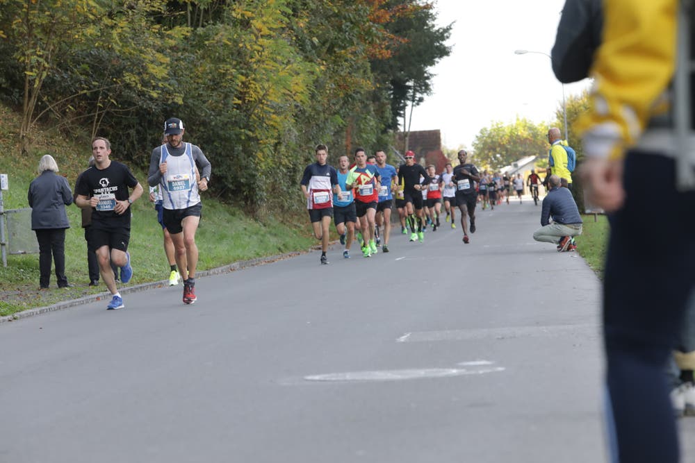 Die Läufer beim Winkel. (Bild: Jakob Ineichen, Horw, 27. Oktober 2019)