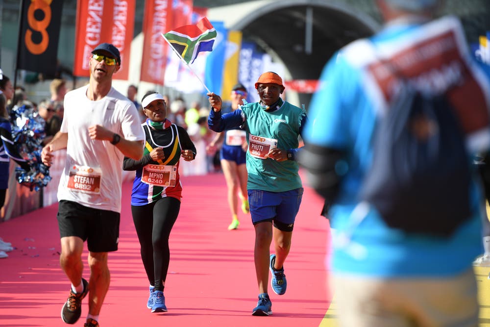Zieleinlauf beim Verkehrshaus. (Bild: Corinne Glanzmann, Luzern, 27. Oktober 2019)