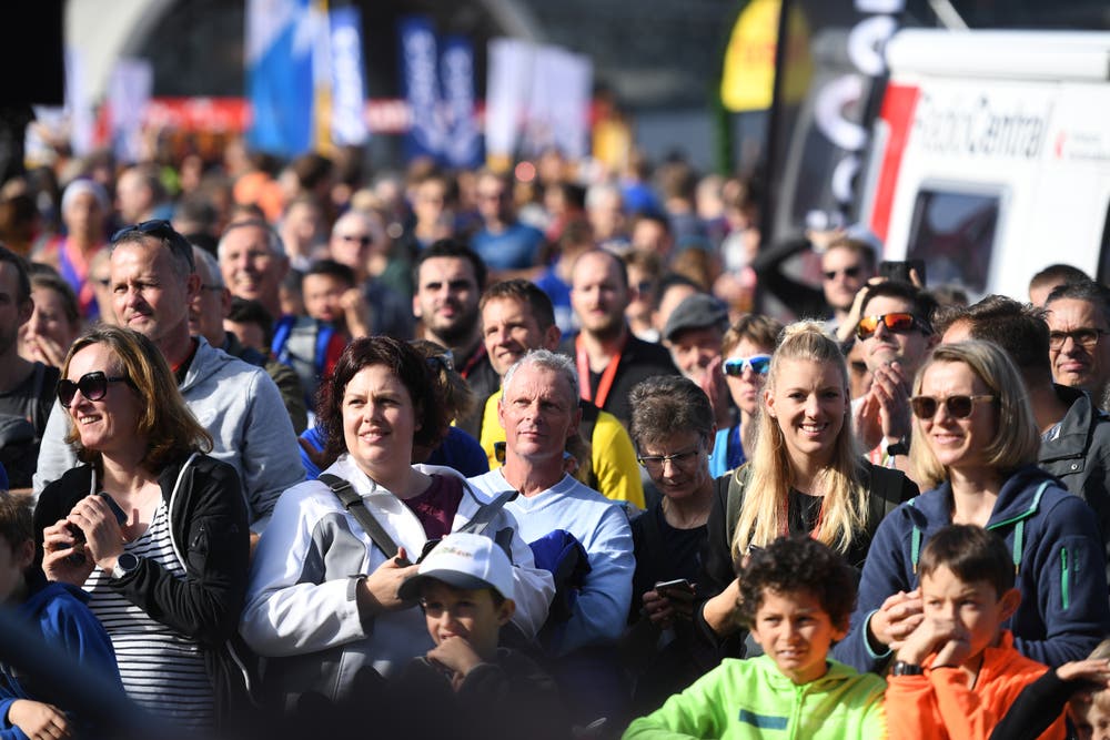 Zuschauer im Zielgelände. (Bild: Corinne Glanzmann, Luzern 27. Oktober 2019)
