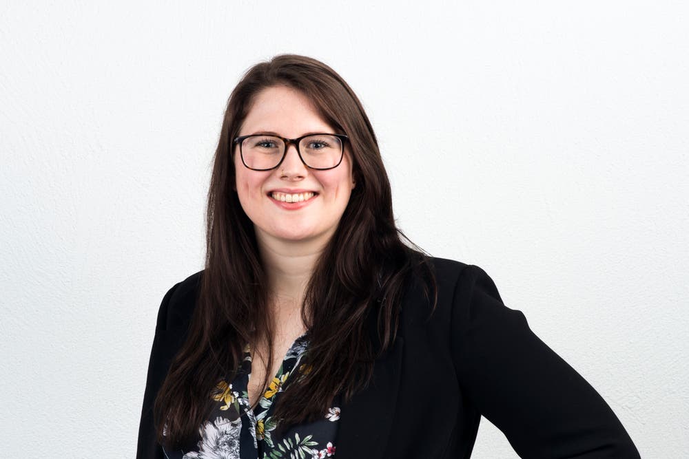 Elena Müller, 23, Eschenbach.