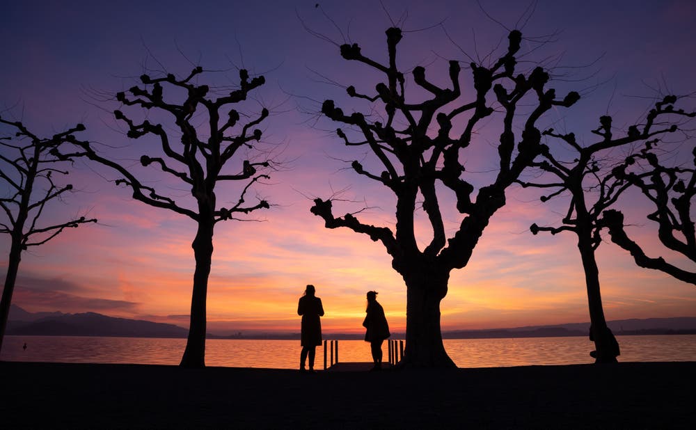 Farbenspektakel am Abendhimmel. (Bild: Daniel Hegglin, Zug, 26. Februar 2019)