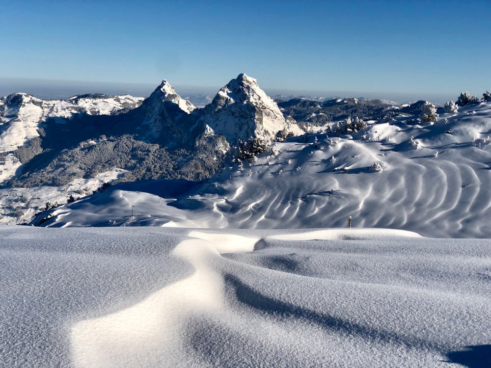 Blick vom Fronalpstock Richtung Mythen. (Bild: Markus Brülhart, Fronalpstock, 4. Februar 2019)