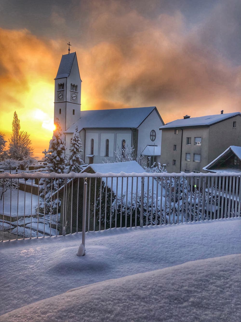 Morgenstimmung – wenn alle anderen unter dem Nebel sitzen... (Bild: Rita Wicki (Römerswil, 4. Februar 2019))