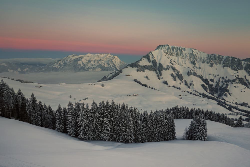 Morgenstimmung von der Gummenalp nach Stanserhorn und Pilatus. (Bild: Josef Brunner, Gummenalp, 4. Februar 2019)