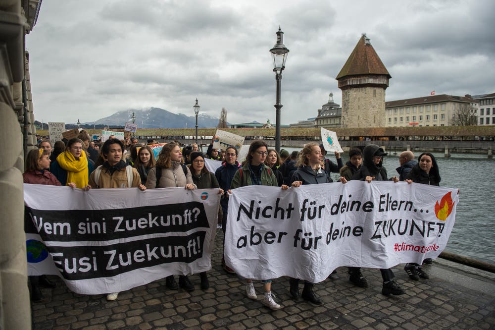 Demonstration gegen den Klimawandel in der Stadt Luzern. (Bild: Dominik Wunderli, Luzern, 15. März 2019)
