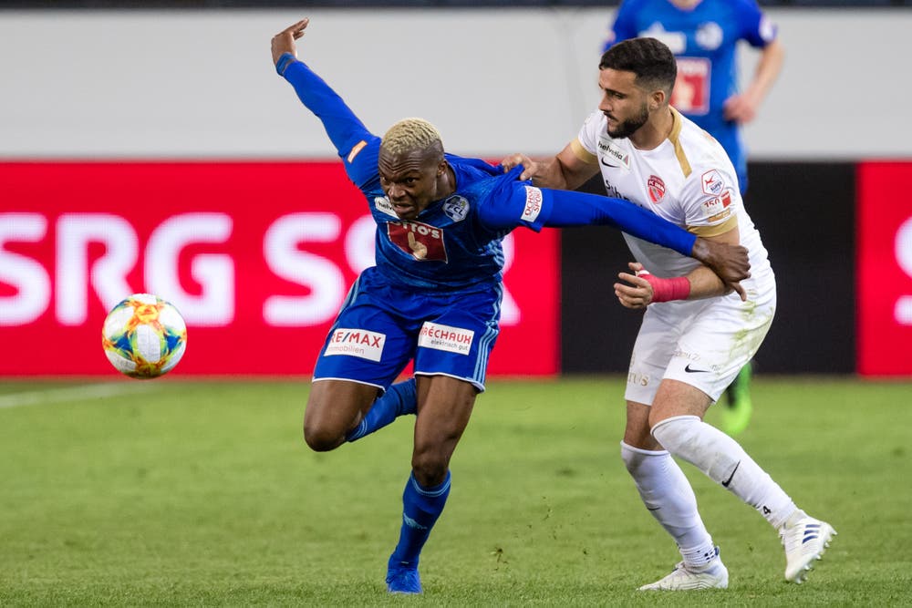 Blessing Eleke, Mittelstürmer, Note 3,5 Spielt viel zu eigensinnig. Mehrmals überrascht er selbst seine Mitspieler mit speziellen Laufwegen. Vergibt eine gute Möglichkeit (54.). (Bild: Philipp Schmidli)
