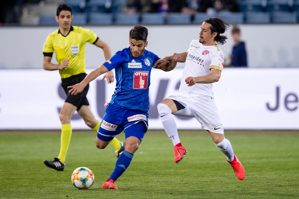 Luzerns Francisco Rodriguez (links) gegen Thuns Nelson Ferreira. (Bild: Philipp Schmidli)