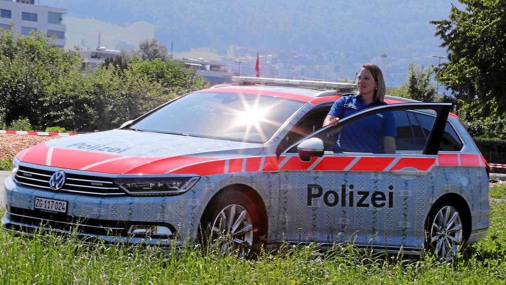 Auch die Polizei kommt im Schwing-Look daher. (Bild: Andy Mettler / Swiss-Image, 24. Juli 2019)