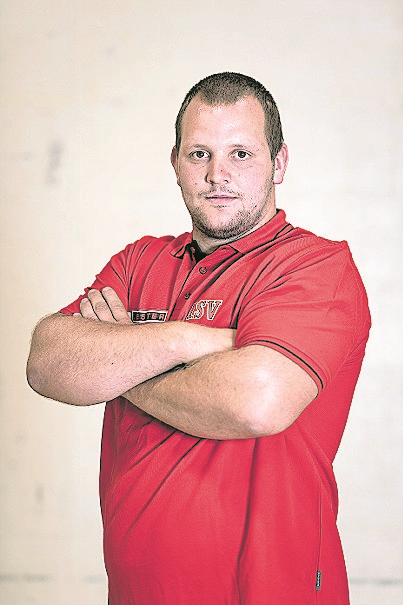 Sven Schurtenberger Geburtsdatum: 10. 11. 1991Wohnort: Buttisholz Beruf: Zimmermann Grösse/Gewicht: 190 cm/130 kg Anzahl Kränze: 46/8