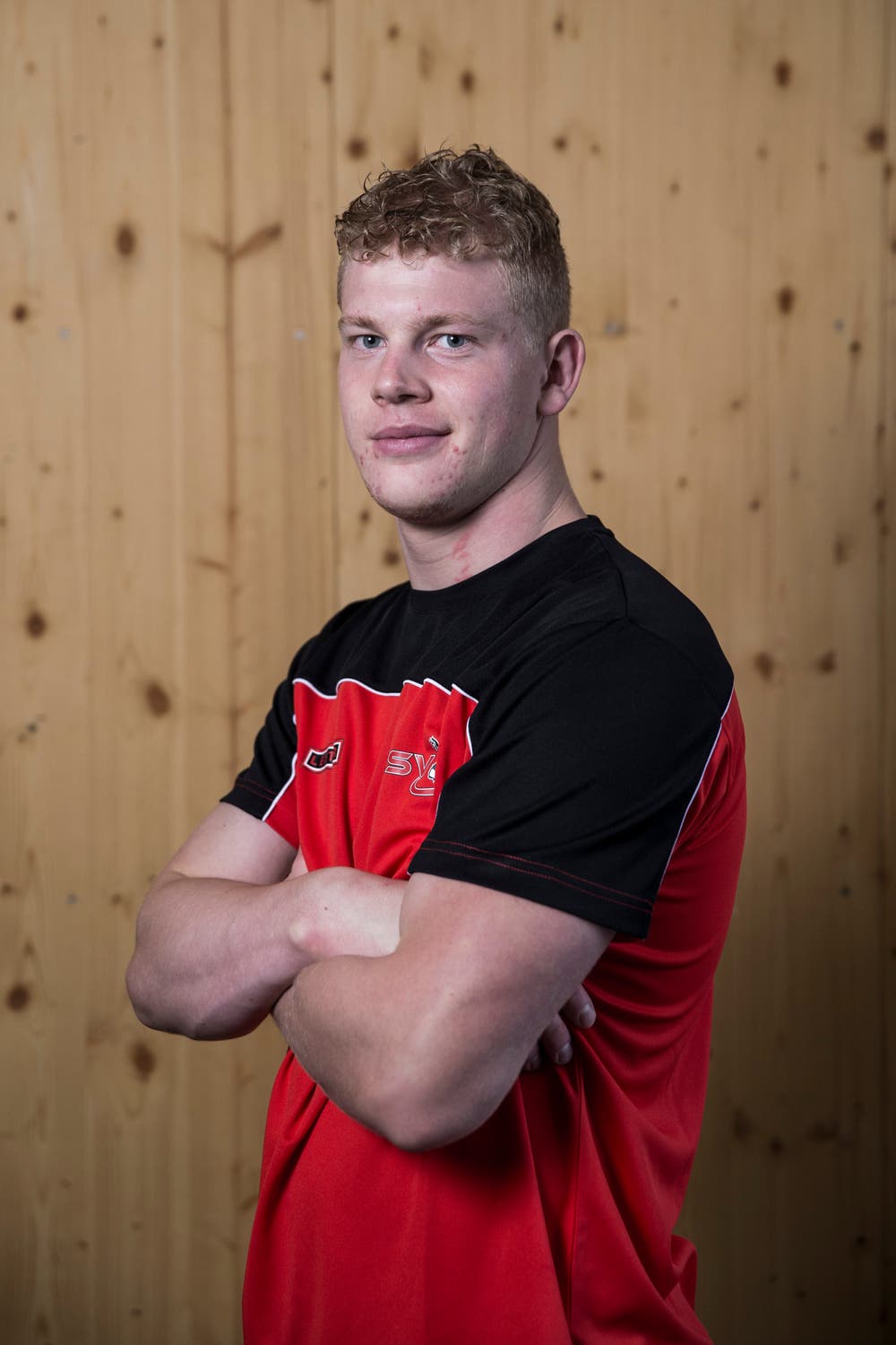Ronny SchöpferGeburtsdatum: 5. 5. 1999Wohnort: WiggenBeruf: MetzgerGrösse/Gewicht: 184 cm/90 kgAnzahl Kränze: 2/1