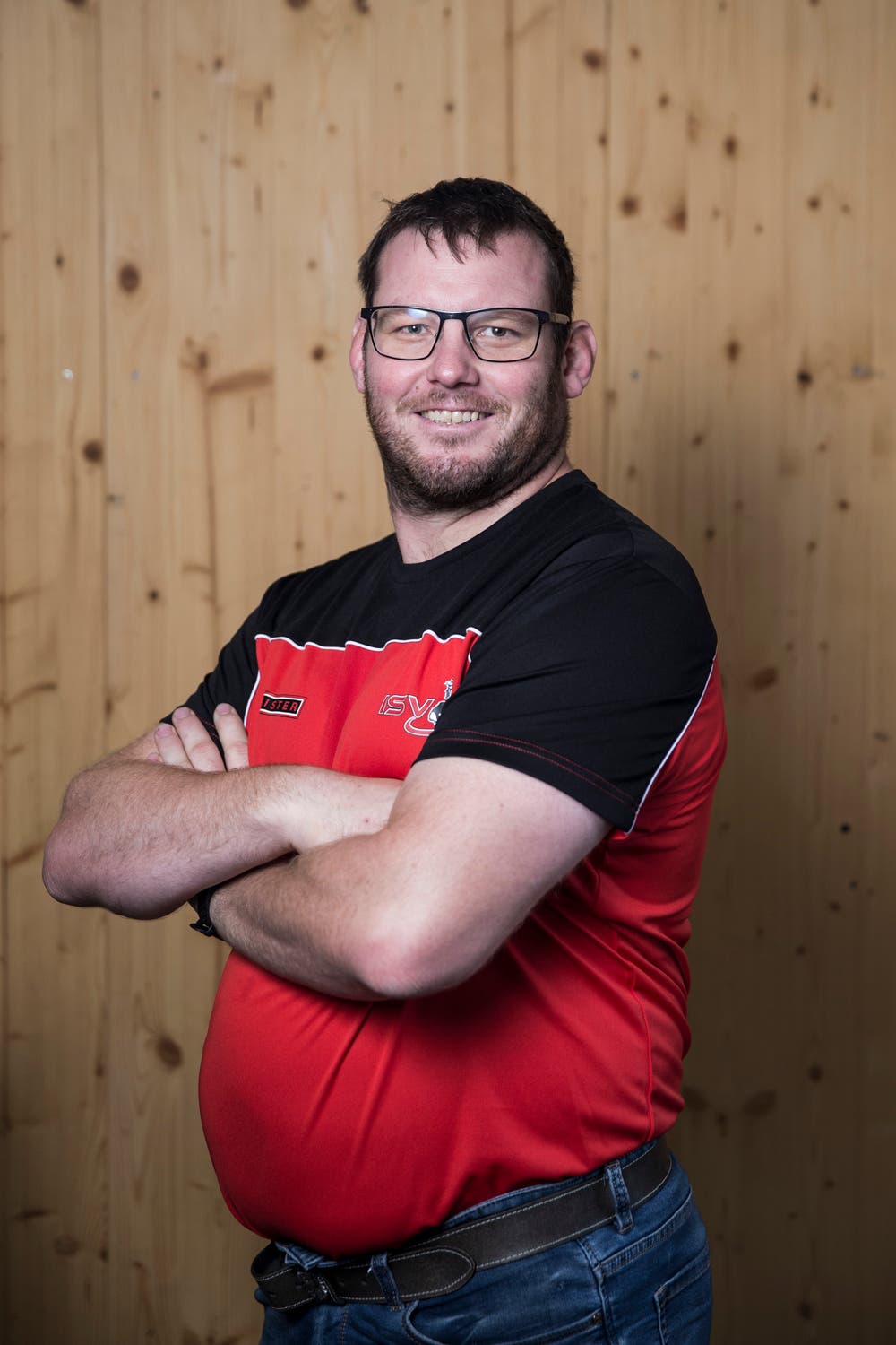 Andi Imhof Geburtsdatum: 22. 11. 1984Wohnort: Attinghausen Beruf: Metallbaukonstrukteur Grösse/Gewicht: 190 cm/122 kg Anzahl Kränze: 73/5