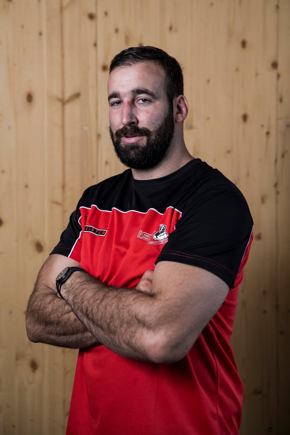 Andreas HöfligerGeburtsdatum: 14. 6. 1986Wohnort: Feusisberg Beruf: Metallbauer Grösse/Gewicht: 193 cm/115 kg Anzahl Kränze: 14/1