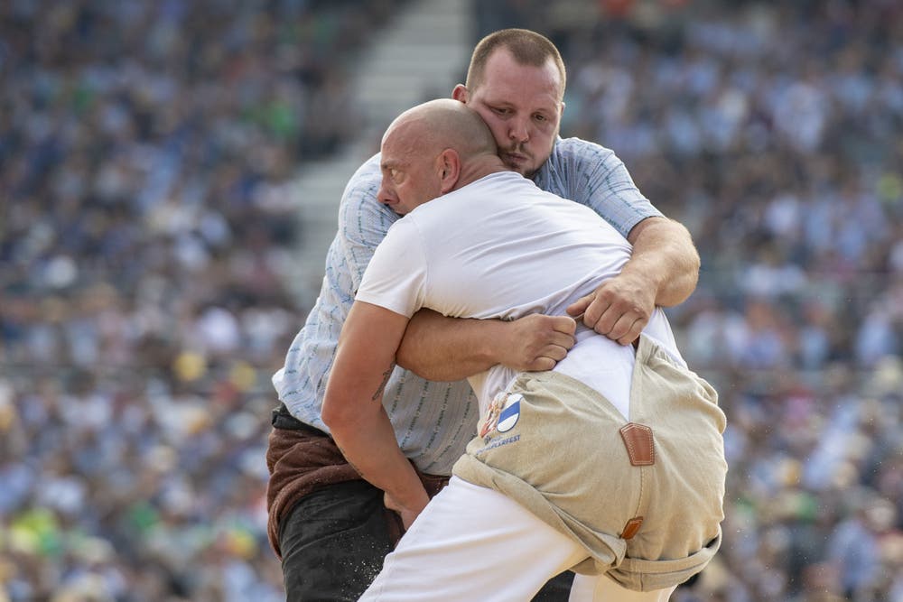 Sven Schurtenberger (hinten) und Stefan Burkhalter (vorne) im 2. Gang. (KEYSTONE/Urs Flüeler, Zug, 24. August 2019)