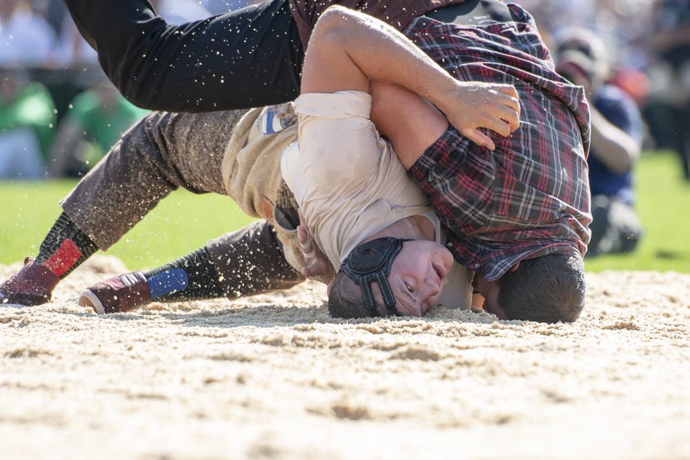 Nick Alpiger (links) und Thomas Kropf im 4. Gang. (Bild: KEYSTONE/Urs Flüeler, Zug, 24. August 2019)