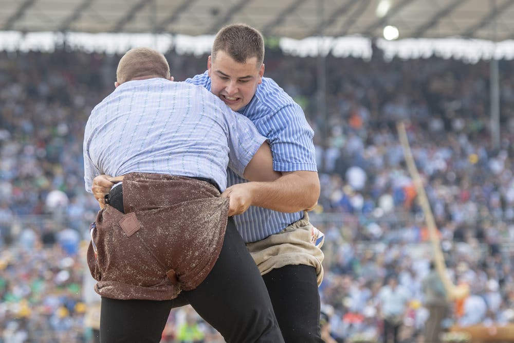 Dario Gwerder (rechts) und Florian Weyermann im 1. Gang. (Bild: KEYSTONE/Urs Flüeler, Zug, 24. August 2019)
