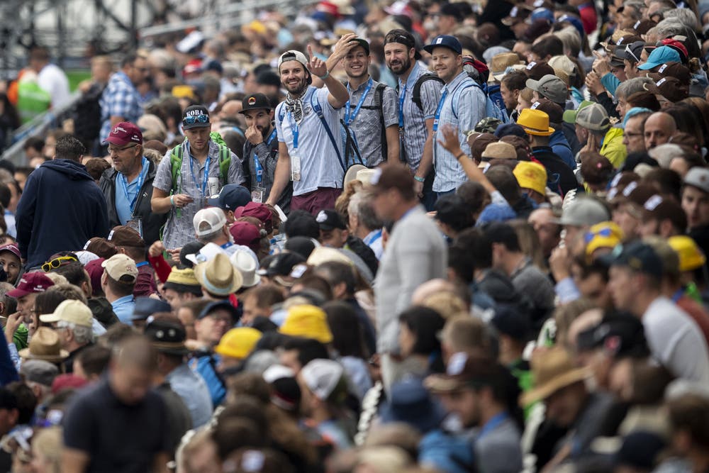 Besucher in der Arena. (KEYSTONE/Ennio Leanza, 24. August 2019)