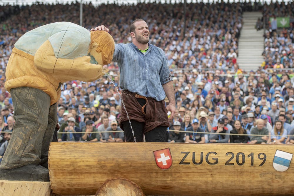 Rene Suppiger im 1. Gang am Eidgenössischen Schwing- und Älplerfest in Zug. (Bild: KEYSTONE/Urs Flüeler, 24. August 2019)
