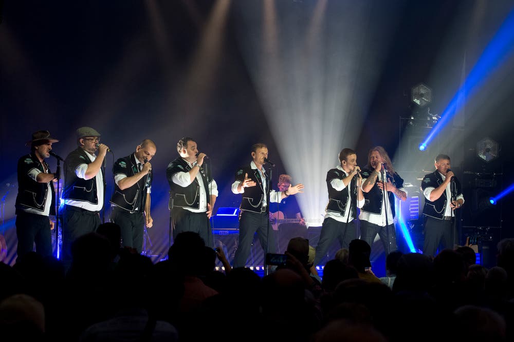 Impressionen vom Heimweh-Konzert im Festzelt Gemsstock. (Bild: Maria Schmid, Zug, 23. August 2019)