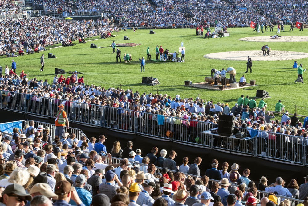 Bereits beim Ausstich am frühen Morgen ist die Arena voll besetzt. (Bild: Ennio Leanza/Keystone, Zug, 25. August 2019)