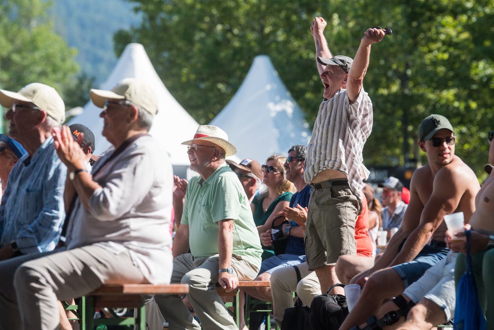 Ein jubelnder Stucki-Fan. (Bild: Boris Bürgisser, Zug, 25. August 2019)