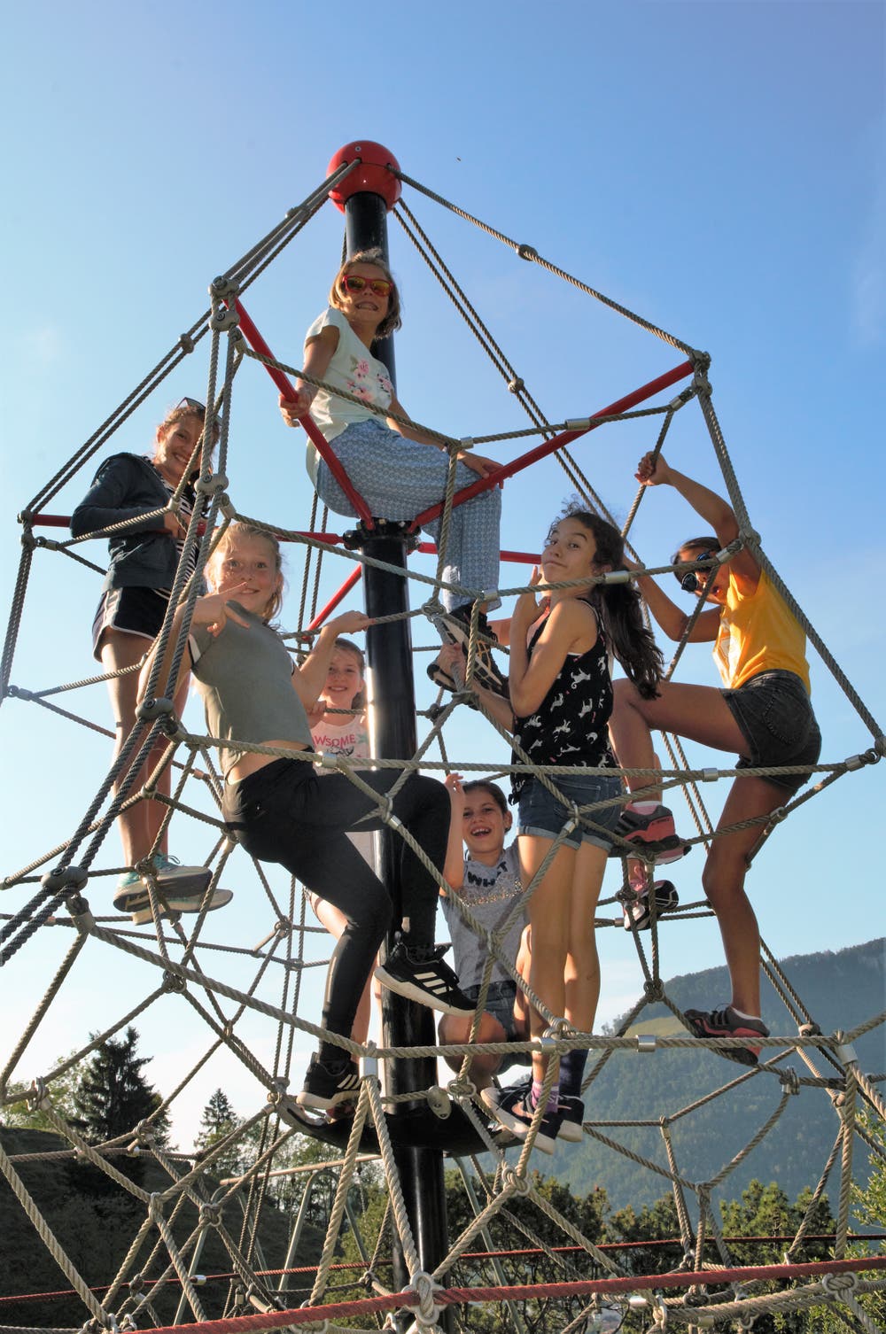 Kletterspass: Wie wohl die Aussicht von dort oben ist? (Bild: Spono Eagles Nottwil, Stans, 5. August 2019)