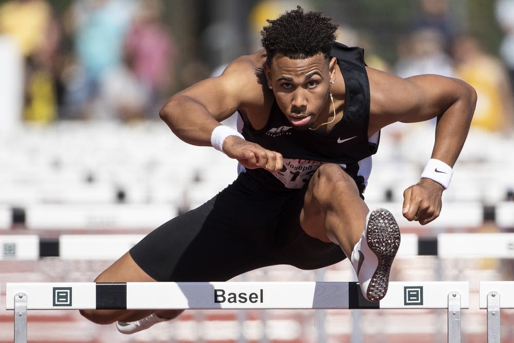 Jason Joseph; Alter: 20; Wohnort: Oberwil BL; Starts: 110 m Hürden Prognose: Das Potenzial des Youngsters ist ebenso gross wie sein Selbstvertrauen. Eine Zeit von 13,20 traut er sich zu. Den WM-Final trauen wir ihm aber (noch) nicht zu.Wenn Sie einen trainingsfreien Tag hätten, was würden Sie am liebsten tun? «Ich werde bis zum Mittag schlafen, weil ich das sonst nie tun kann.» (KEYSTONE/Peter Klaunzer)