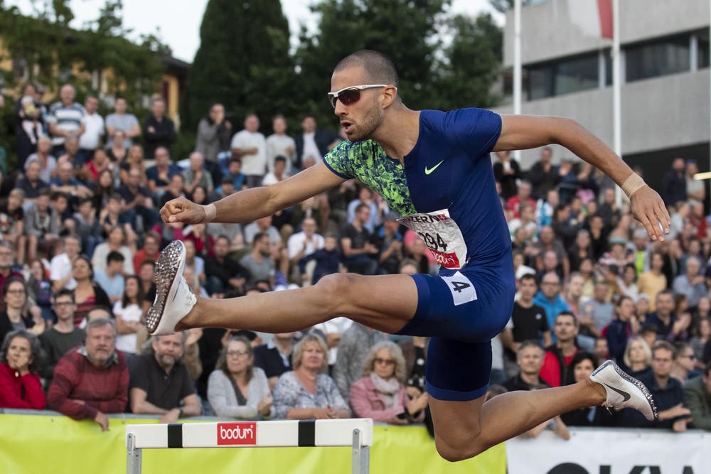 Kariem Hussein; Alter: 30; Wohnort: Tägerwilen; Starts: 400m Hürden Prognose: 2017 schaffte es der Europameister von 2014 knapp in den WM-Final. Nach einem verlorenen Jahr scheint solches für ihn in Doha nicht möglich. Wenn nicht Leichtathletik, in welcher Sportart hätten Sie es weit gebracht? «Im Tennis und im Fussball. Tennis habe ich bis 13 gespielt. Und ich war gut. Fussball habe ich bis 19 gespielt. Und ich war auch gut, vor allem, weil ich Linksfuss bin.» (KEYSTONE/Alexandra Wey)