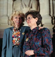 Christiane Brunner (links) verpasste die Wahl 1993 – Bundesrätin wurde ihre SP-Parteikollegin Ruth Dreifuss. (Bild: Keystone)