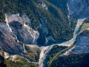 Das Bündner Verwaltungsgericht gibt grünes Licht für einen durchgehenden Wanderweg durch die teilweise geschützte Vorderrheinschlucht, den «Swiss Grand Canyon». (Bild: KEYSTONE/ALESSANDRO DELLA BELLA)