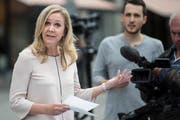 Vera Weber von der Fondation Franz Weber, spricht bei der Lancierung der Eidgenössischen Initiative "Keine Massentierhaltung in der Schweiz" zu den Medien.(Peter Schneider/Keystone; 12. Juni 2018)
