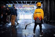 Postfinance will erwachsen werden, nicht nur im Eishockey, sondern auch bei den Gebühren. (Bild: Anthony Anex/Keystone (Bern, 6. Oktober 2018))