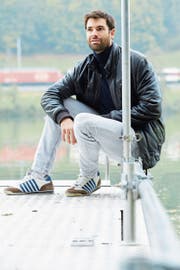 Fertig gerudert: Mario Gyr am Ufer des Rotsees. (Bild: Jakob Ineichen (Luzern, 10. Oktober 2018))