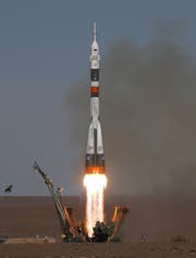 Die Sojus-Rakete beim Start im kasachischen Weltraumbahnhof Baikonur. (Bild: EPA/YURI KOCHETKOV)