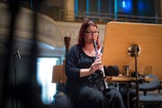 Caroline Krattiger vor einer Probe mit dem aulos-Orchester am Sonntag, 7. Oktober 2018, in der Tonhalle St. Gallen. (Bild: Benjamin Manser, St. Galler Tagblatt)